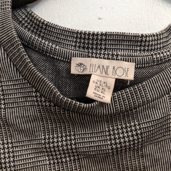 Cropped black and white top - Picture 2 of 3